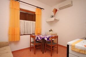 Dining room 2
