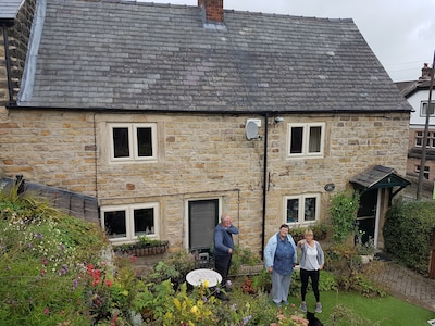 Beautiful 2 bedroomed stone cottage in the centre of Crich 