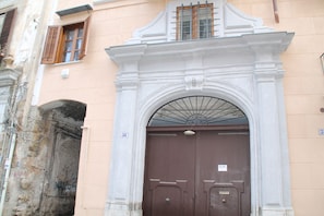Une des façades del palazzo (18°)