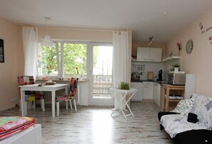 Ferienwohnung Enjoy, 33qm, 1 Wohn-/Schlafzimmer, max. 3 Personen-Wohn- und Schlafzimmer