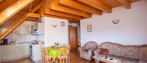 Ferienwohnung A, 78qm, 2 Schlafzimmer-Wohnbereich mit Küche