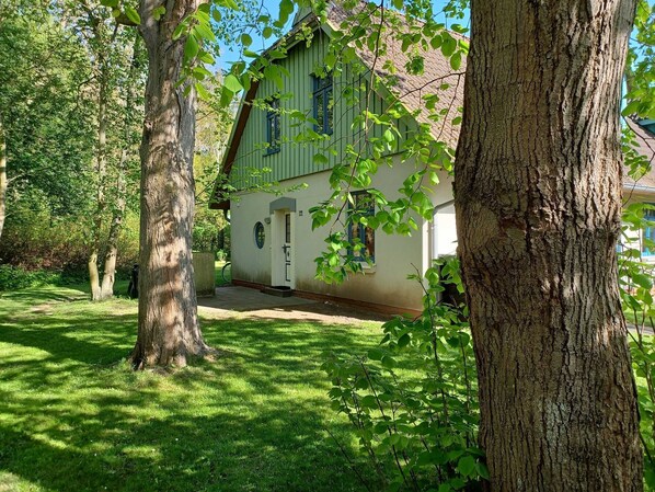 Blick auf die Terrasse der Ferienwohnung Weidenhof 8 A
