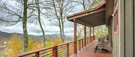 Mountain Views - Deck