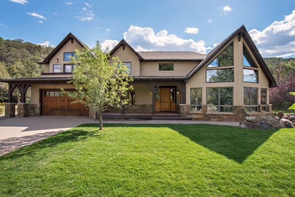 Front view of home