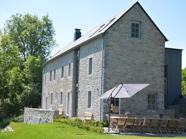 Außenseite Ferienhaus [Sommer]
