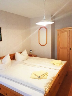 2-R-Whg.02  Schlafzimmer