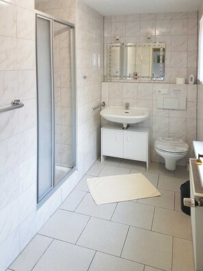 2-R-Whg.02  Bad DU/WC