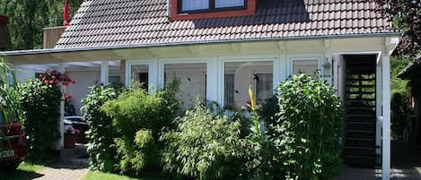 Ferienhaus mit 2 Ferienwohnungen