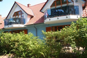 Strandhaus Jonathan direkt hinterm Deich