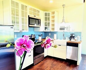 Heron Kitchen Orchid