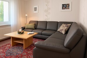 „Für noch mehr Gemütlichkeit haben wir die Sitzgarnitur erneuert.“