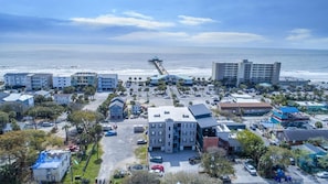 Beachwalk Villas - Next To Folly Pier!