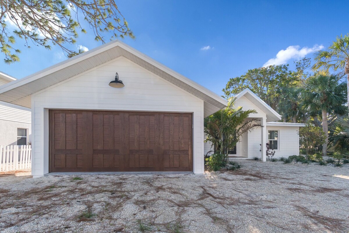 Black Pearl: 4  BR, 3  BA House in Anna Maria, Sleeps 8