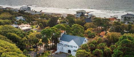 Welcome to Palms II on Folly Beach! 2 blocks to the ocean!