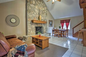 Living Room | Wood-Burning Fireplace | Free WiFi | DVD Player