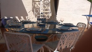 Outdoor dining