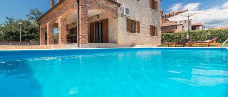 Villa Orlene in Istria with 32m2 Pool