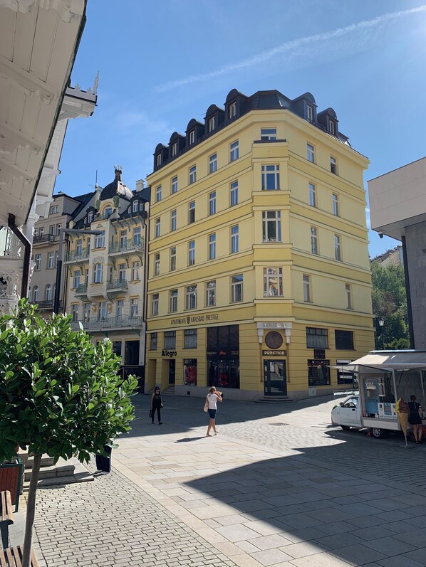 Esterni