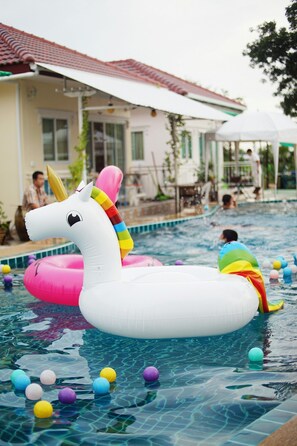 Utomhuspool