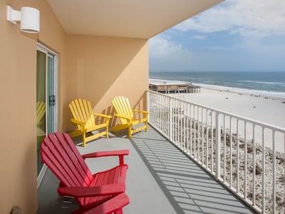 Beautiful views from corner, beach front condo!! Low floor! Walk to everything