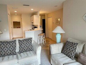 Living Room & Breakfast Bar 2