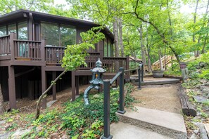 Easy steps to the front door