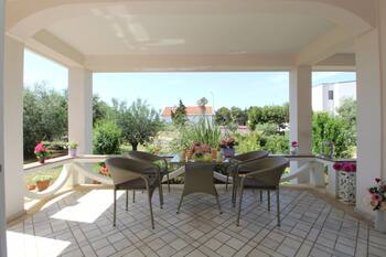 Two bedroom apartment with terrace Novalja, Pag (A-6490-a)