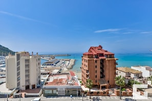 Vue de la terrasse sur les environs