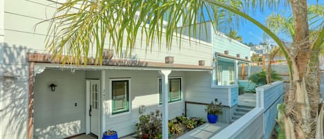 Avila Tides is just a stone's throw from the shoreline and promenade, nestled within Ocean 17—a well-loved gated community in the heart of Avila Beach.