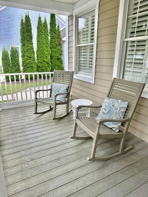 Front Porch for people watching!