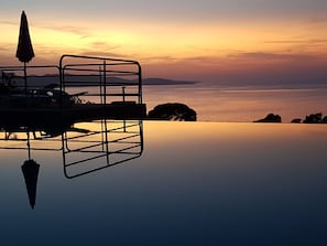 Infinity-Pool