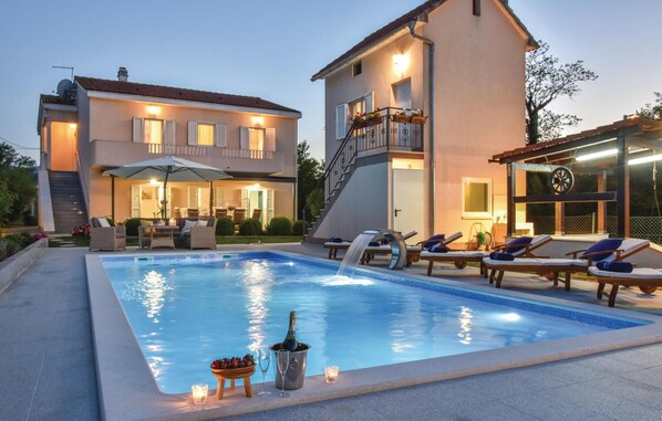 pool