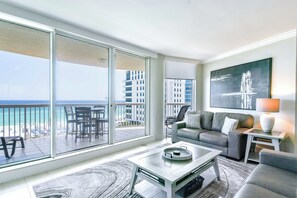 Silver Shells St. Maarten 607- Living Area
