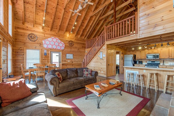 Welcome to Take It Easy - With three en-suite bathrooms, two full kitchens, multiple dining and gathering spaces, and able to sleep up to twelve people, Take It Easy comfortably accommodates two families vacationing together.