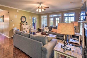Living Room | Central A/C | Free WiFi