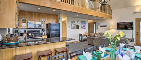 Lincoln City Vacation Rental | Home | 4BR | 3BA | 2,100 Sq Ft | Steps Required