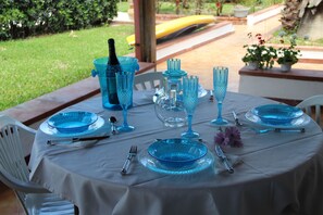 Outdoor dining
