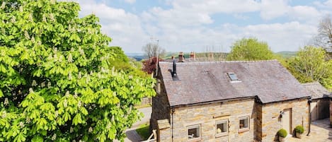 Beautiful Harewood Cottage in the heart of the Peak District National Park
