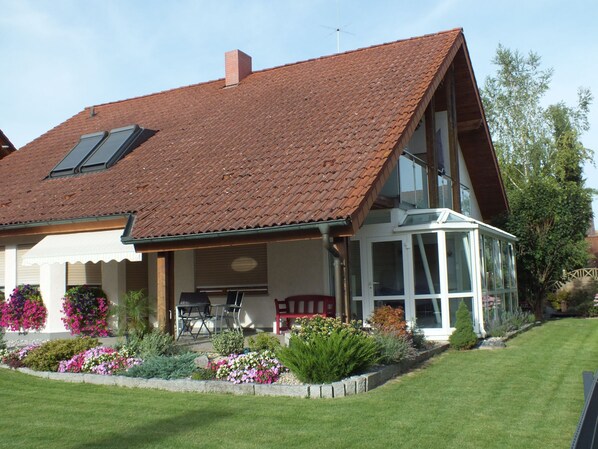 Haus Gitta, (Ihringen am Kaiserstuhl), LHS 05264-Aussenansicht