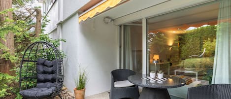 Ferienwohnung, 80qm, 1 Schlafzimmer, 1 Wohn-/Schlafzimmer, max. 3 Personen-Terrasse