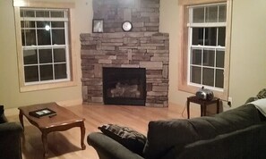 Livingroom with fireplace