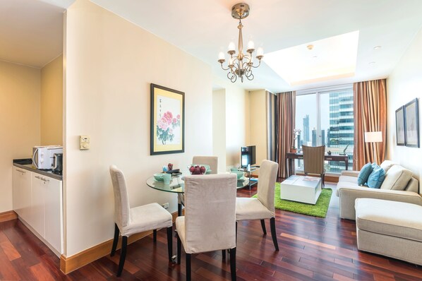 Cosy LIVING ROOM with separate open-plan Kitchen