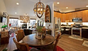 Dining room, kitchen and living room
