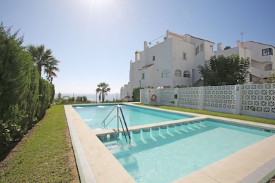 Precioso apartamento en la playa, cerca del centro de Estepona, wifi gratuito