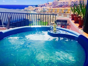 The Hot Tub Jacuzzi Spa is perfect for enjoying at any time of day or night..!!!