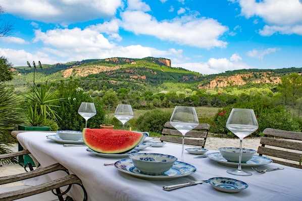 Outdoor dining