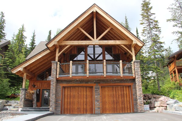 Welcome to Pomeroy Chalet. A beautiful, luxury timberframe home at Kicking Horse