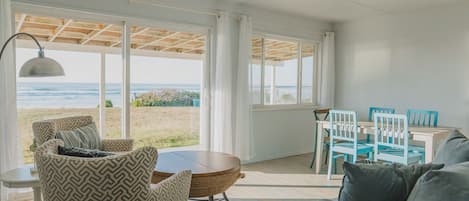 Bring in the coastal breeze and salty sea air by opening up the sliding door and windows and experience the Pacific Ocean without leaving the comfort of the couch.