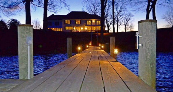 Waterfront 5+ bedroom home on the Miles River!