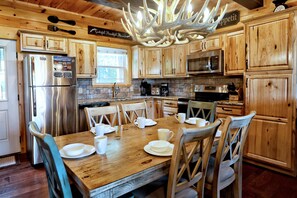 Stunning Dining and Kitchen!